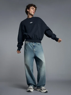 Bershka Jeansy O Kroju Neobarrel Z Klamrą Z Tyłu Mężczyzna Jasnoniebieski
