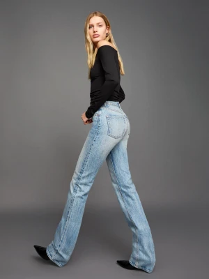 Bershka Jeansy O Kroju Slim Cigarette Kobieta Wyblakły Niebieski