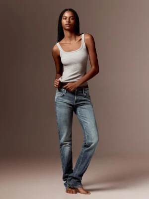 Bershka Jeansy O Kroju Slim I Niskim Stanie Kobieta Wyblakły Niebieski