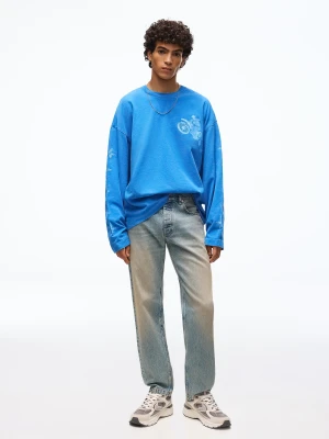 Bershka Jeansy O Kroju Slim Mężczyzna Wyblakły Niebieski