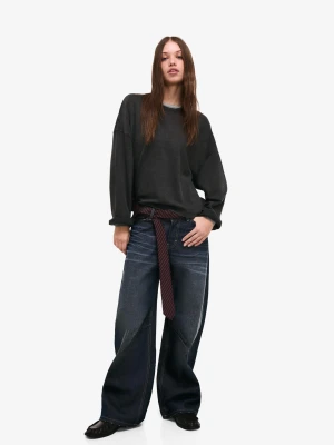 Bershka Jeansy O Kroju Slouchy Z Niskim Stanem Kobieta Wyblakły Niebieski
