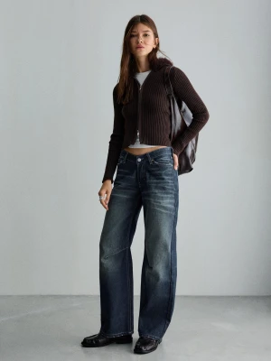 Bershka Jeansy O Kroju Slouchy Z Niskim Stanem Kobieta Wyblakły Niebieski