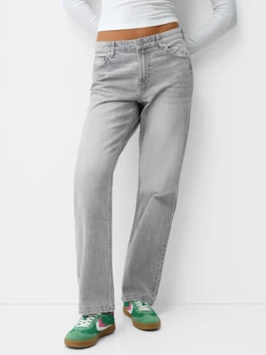 Bershka Jeansy O Kroju Straight Fit Kobieta Szary