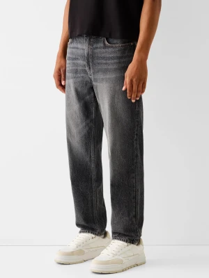 Bershka Jeansy O Kroju Straight Fit Mężczyzna Ciemnoszary