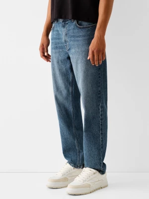 Bershka Jeansy O Kroju Straight Fit Mężczyzna Niebieski