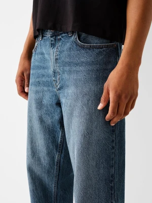 Bershka Jeansy O Kroju Straight Fit Mężczyzna Niebieski