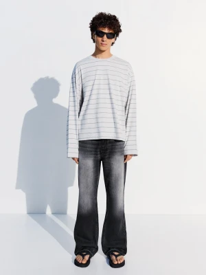 Bershka Jeansy O Kroju Straight Flare Mężczyzna Czarny