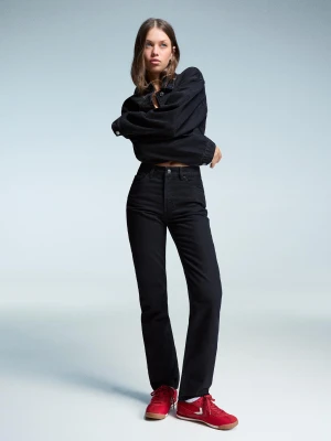 Bershka Jeansy O Kroju Straight Kobieta Czarny
