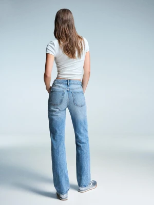 Bershka Jeansy O Kroju Straight Kobieta Wyblakły Niebieski