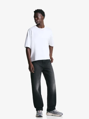 Bershka Jeansy O Kroju Straight Relaxed Mężczyzna Czarny