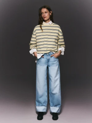 Bershka Jeansy O Kroju Straight Wide Leg Z Wysokim Stanem I Podwinięciem Kobieta Jasnoniebieski