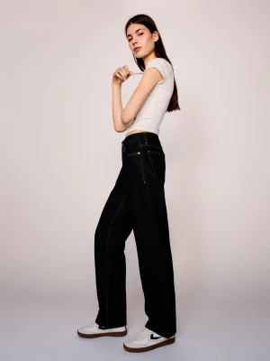 Bershka Jeansy O Kroju Straight Z Niskim Stanem Kobieta Granatowy