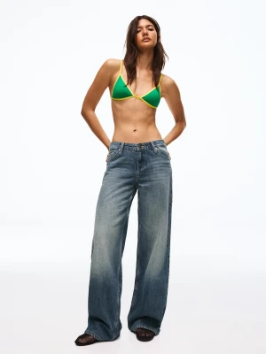 Bershka Jeansy O Kroju Straight Z Niskim Stanem Kobieta Wyblakły Niebieski