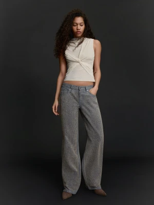 Bershka Jeansy O Kroju Straight Z Niskim Stanem Z Fakturą Kobieta Wyblakły Niebieski