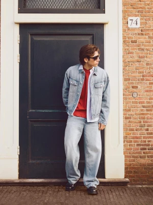 Bershka Jeansy O Kroju Super Baggy Mężczyzna Jasnoniebieski