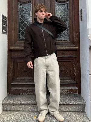 Bershka Jeansy O Kroju Super Baggy Mężczyzna Szary