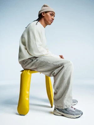 Bershka Jeansy O Kroju Super Baggy Mężczyzna Wyblakły Niebieski
