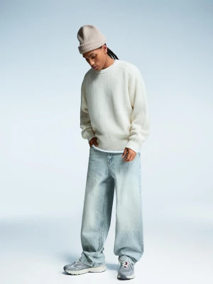 Bershka Jeansy O Kroju Super Baggy Mężczyzna Wyblakły Niebieski