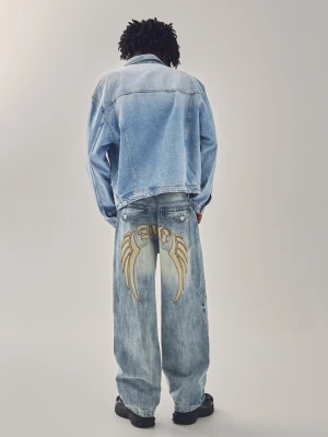 Bershka Jeansy O Kroju Super Baggy Z Haftem Mężczyzna Wyblakły Niebieski
