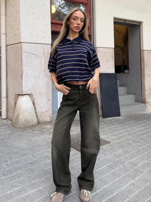 Bershka Jeansy O Kroju Wide Leg Straight Z Wysokim Stanem Kobieta Czarny