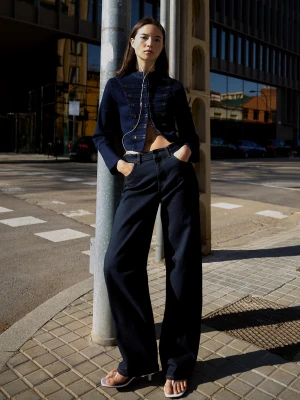 Bershka Jeansy O Kroju Wide Leg Straight Z Wysokim Stanem Kobieta Niebieski