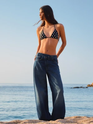 Bershka Jeansy O Kroju Wide Leg Ze Skrzyżowanym Pasem Kobieta Niebieski