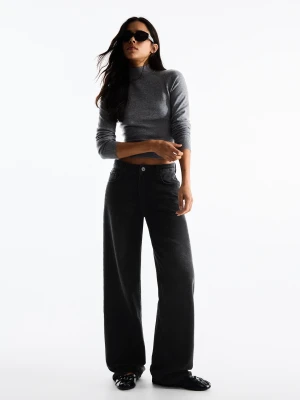 Bershka Jeansy O Kroju Wide Straight Z Wysokim Stanem Kobieta Czarny