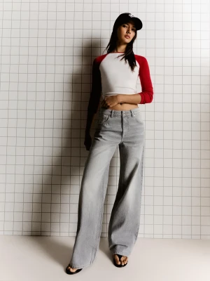 Bershka Jeansy O Kroju Wide Straight Z Wysokim Stanem Kobieta Szary
