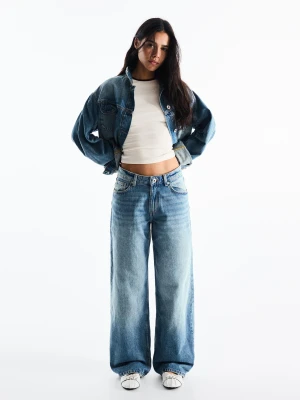 Bershka Jeansy O Wysokim Stanie I Kroju Straight Kobieta Wyblakły Niebieski