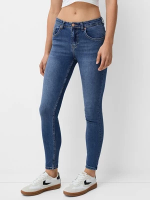 Bershka Jeansy Rurki Push Up Kobieta Niebieski