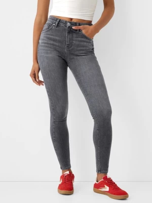 Bershka Jeansy Skinny Z Bardzo Wysokim Stanem Kobieta Ciemnoszary