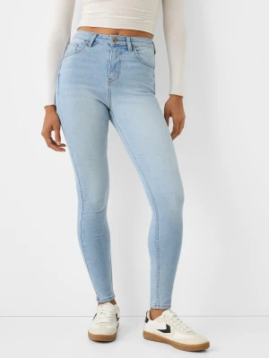 Bershka Jeansy Skinny Z Bardzo Wysokim Stanem Kobieta Jasnoniebieski