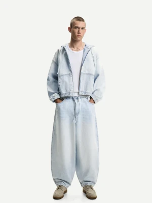 Bershka Jeansy Super Balloon Mężczyzna Jasnoniebieski