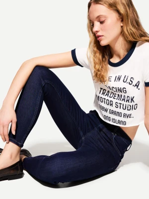 Bershka Jeansy Super O Kroju Skinny Z Wysokim Stanem Kobieta Granatowy