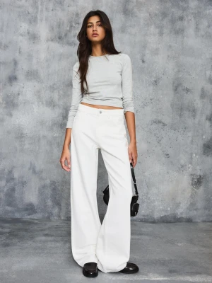Bershka Jeansy Wide Leg O Kroju Straight Z Wysokim Stanem Kobieta Kremowy