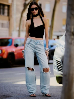 Bershka Jeansy Wide Leg Z Wysokim Stanem I Dziurami Kobieta Jasnoniebieski