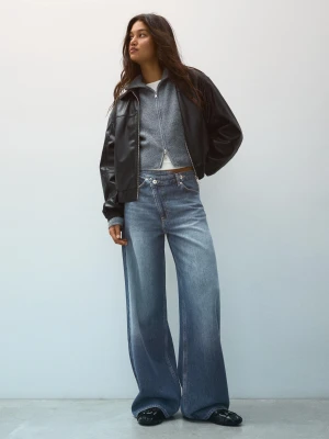 Bershka Jeansy Wide Leg Ze Skrzyżowanym Pasem Kobieta Ciemnoniebieski