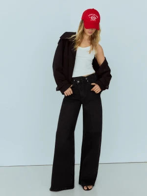 Bershka Jeansy Wide Leg Ze Skrzyżowanym Pasem Kobieta Czarny