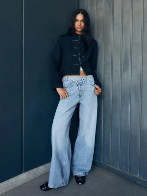 Bershka Jeansy Wide Leg Ze Skrzyżowanym Pasem Kobieta Wyblakły Niebieski