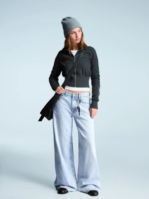 Bershka Jeansy Wide Leg Ze Średnim Stanem Kobieta Wyblakły Niebieski