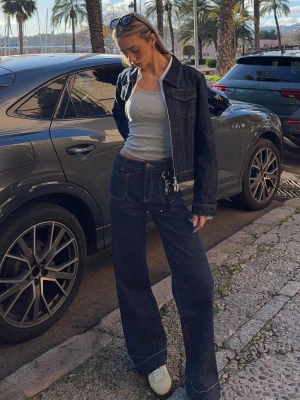 Bershka Jeansy Z Szerokimi Nogawkami I Wysokim Stanem Bezszwowe Kieszenie Kobieta Granatowy