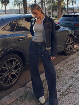 Bershka Jeansy Z Szerokimi Nogawkami I Wysokim Stanem Bezszwowe Kieszenie Kobieta Granatowy