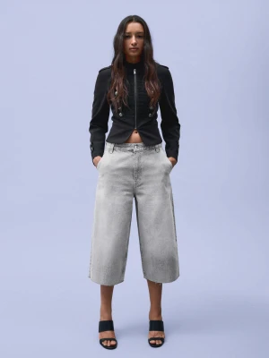 Bershka Jortsy O Kroju Skater Z Denimu Kobieta Szary