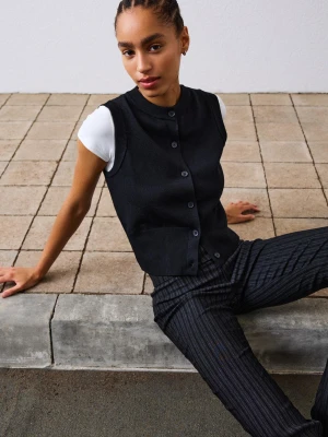 Zdjęcie produktu Bershka Kamizelka Dzianinowa Z Guzikami Kobieta Czarny