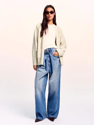 Bershka Kardigan Z Dekoltem W Serek Kobieta Piaskowy