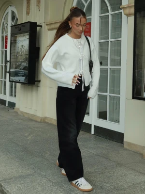 Bershka Kardigan Z Wiązaniem Kobieta Kremowy