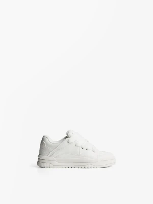 Bershka Klasyczne Buty Skate Mężczyzna Biały