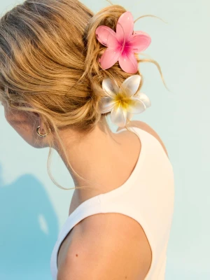 Bershka Komplet 2 Klamerek Do Włosów W Kształcie Kwiatów Kobieta Różowy