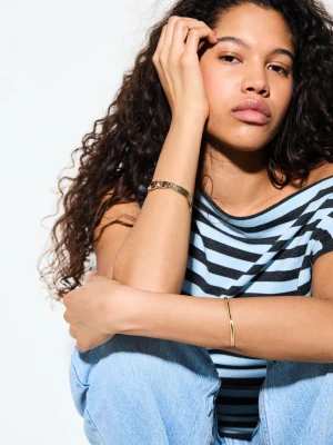 Bershka Komplet 4 Bransoletek Z Biżuteryjnymi Zdobieniami Kobieta Złoty