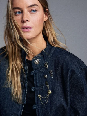 Bershka Komplet Łączonych Pinów Kobieta Złoty